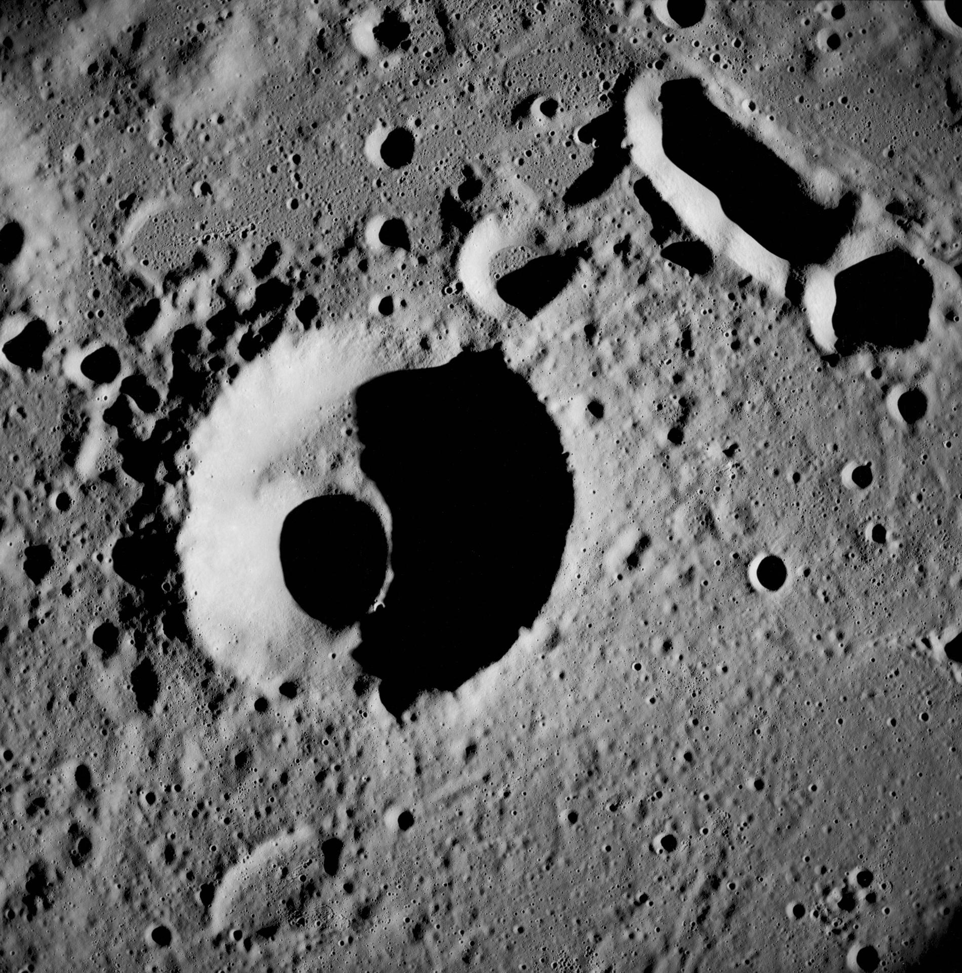 Pieces of the Moon - Canadian Museum of Nature